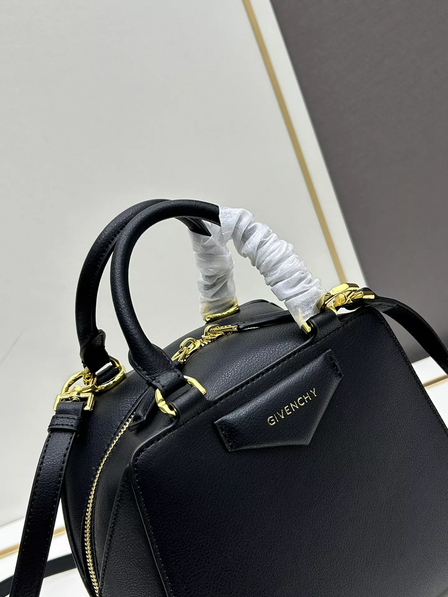Givenchy AAA Quality Handbags For Women Affordable 4360