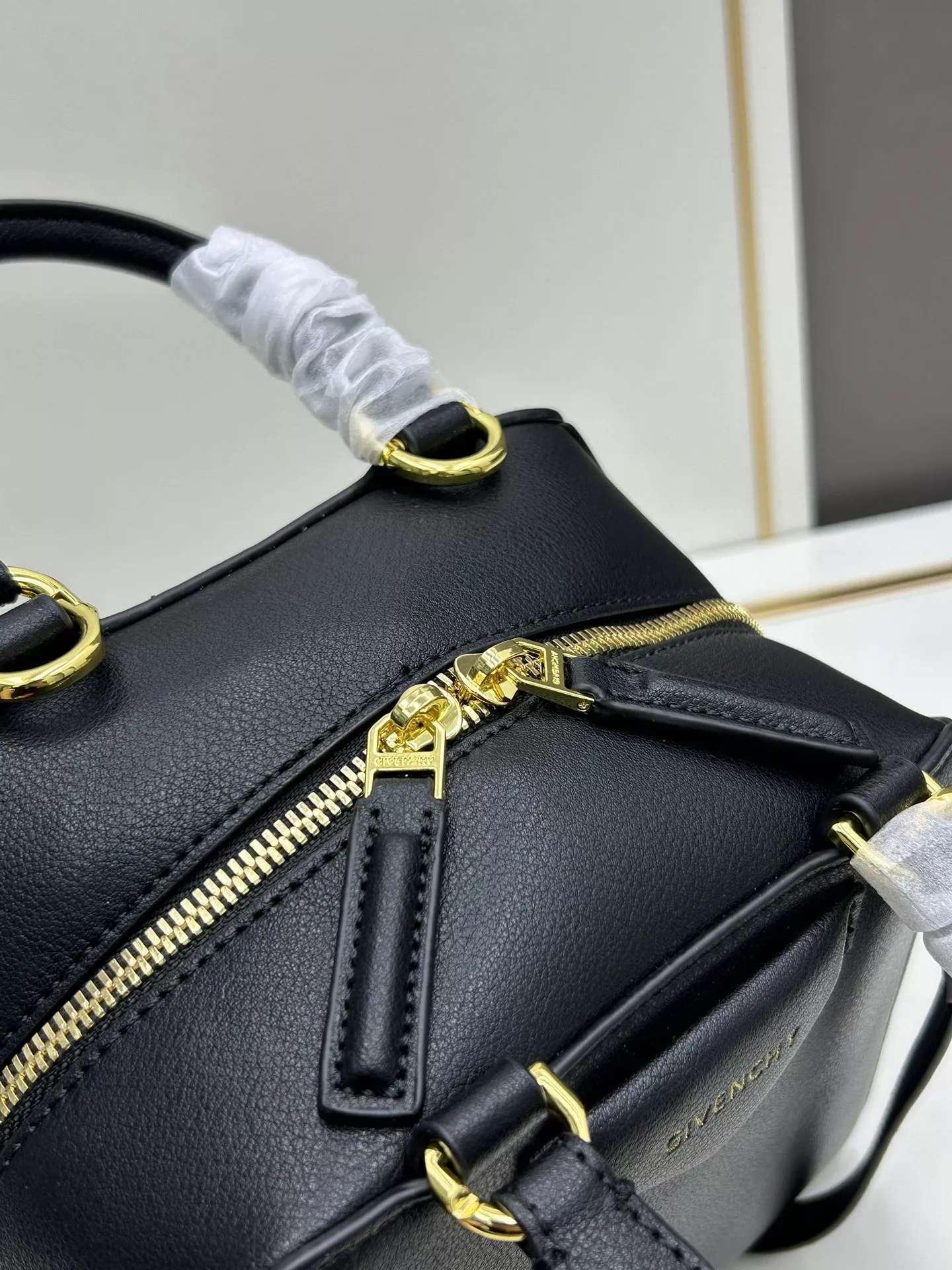 Givenchy AAA Quality Handbags For Women Affordable 4360