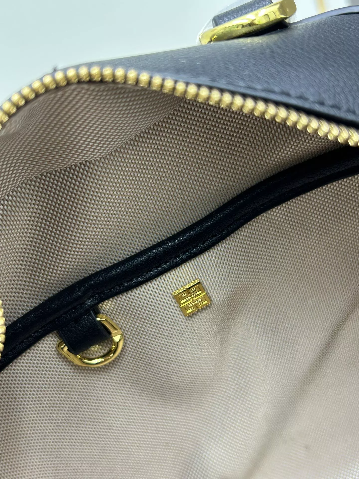 Givenchy AAA Quality Handbags For Women Affordable 4360