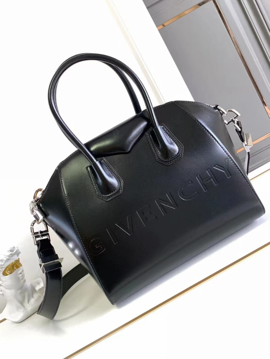 Givenchy AAA Quality Handbags For Women Affordable 8211
