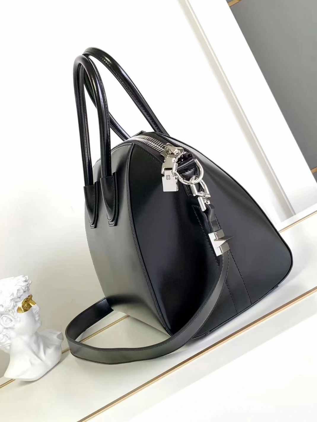 Givenchy AAA Quality Handbags For Women Affordable 8211