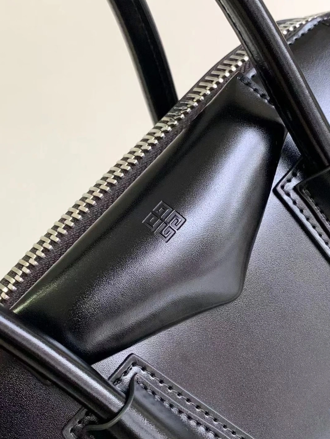 Givenchy AAA Quality Handbags For Women Affordable 8211