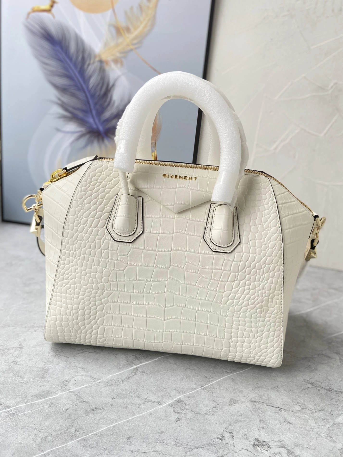 Givenchy AAA Quality Handbags For Women Breathable 6314