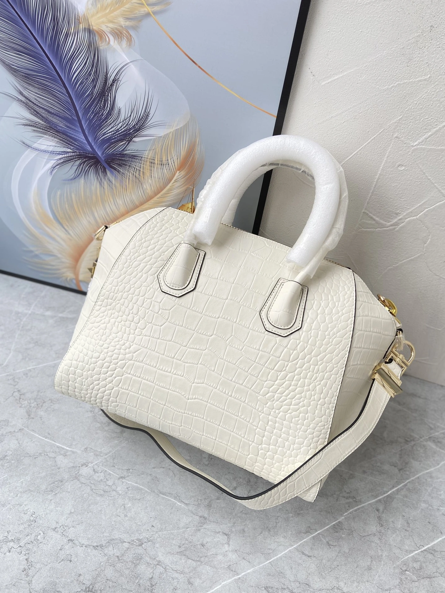 Givenchy AAA Quality Handbags For Women Breathable 6314
