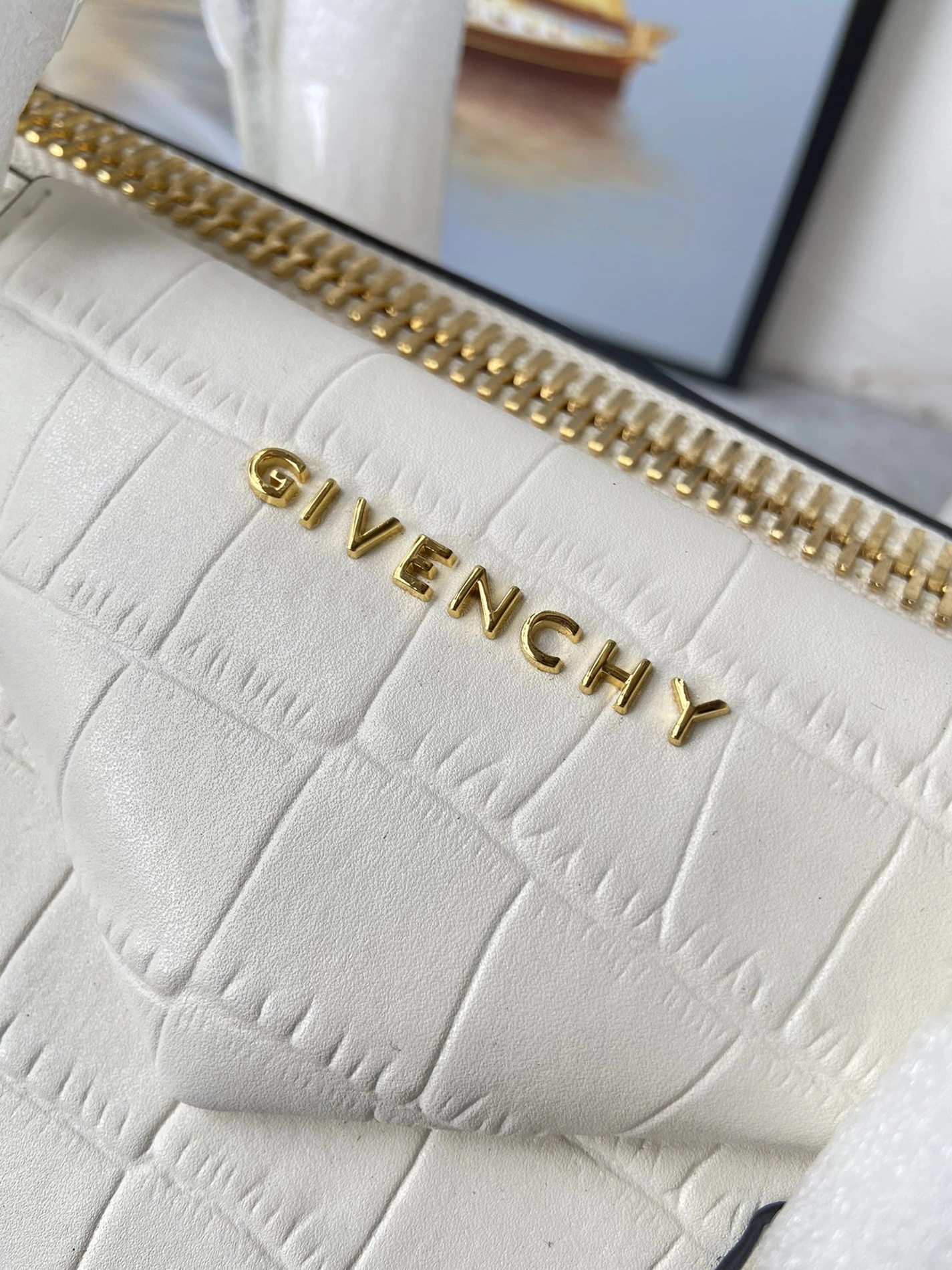 Givenchy AAA Quality Handbags For Women Breathable 6314