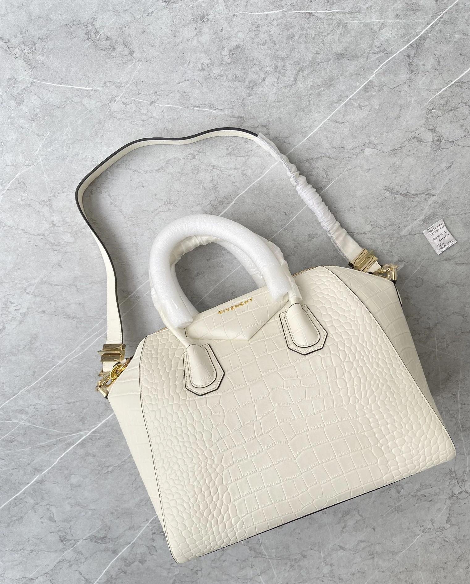 Givenchy AAA Quality Handbags For Women Breathable 6314