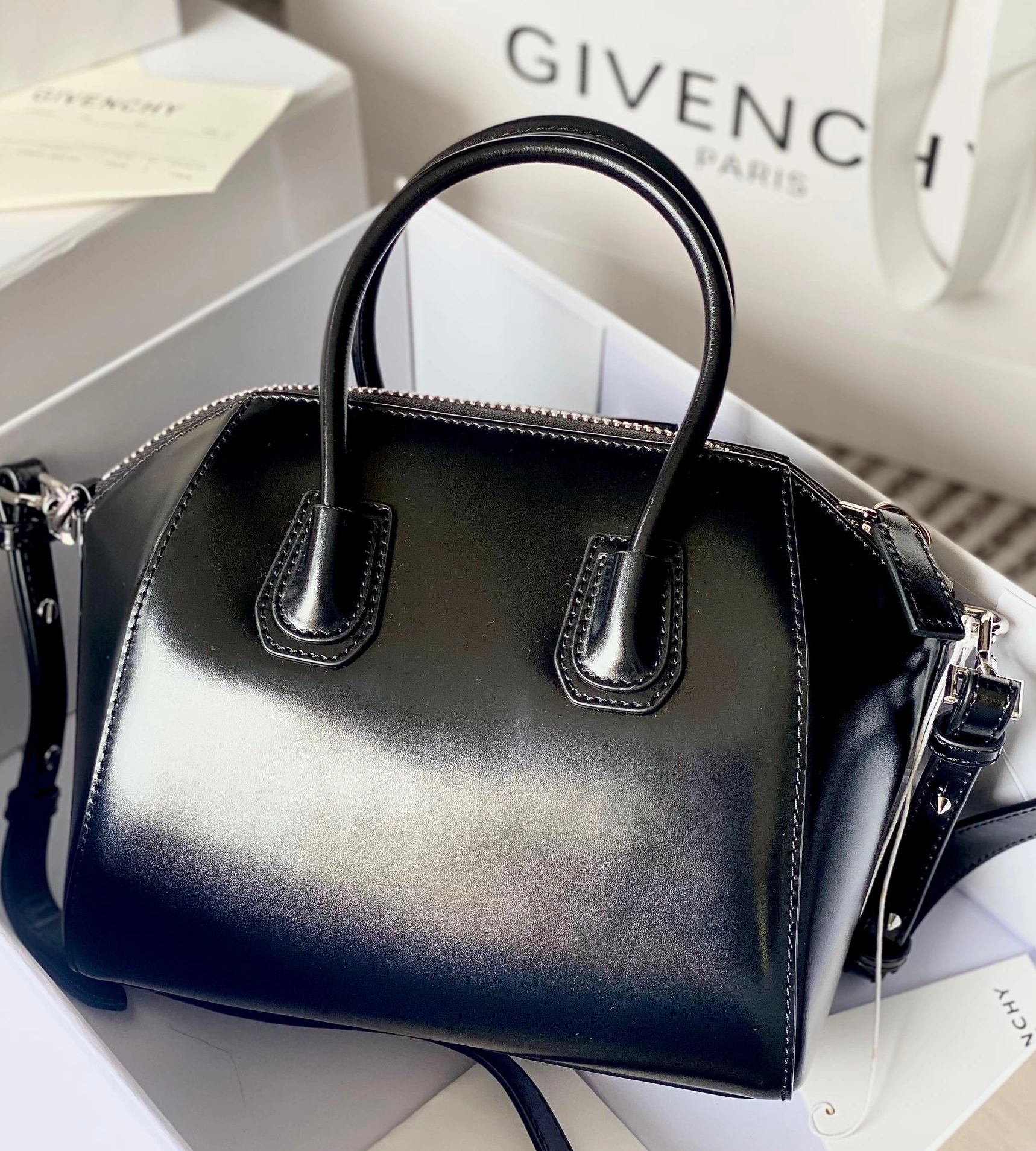 Givenchy AAA Quality Handbags For Women Bright 9242