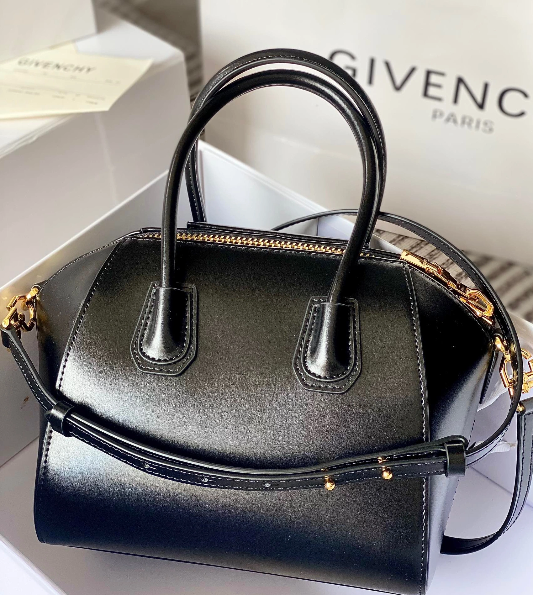 Givenchy AAA Quality Handbags For Women Comfortable 3670