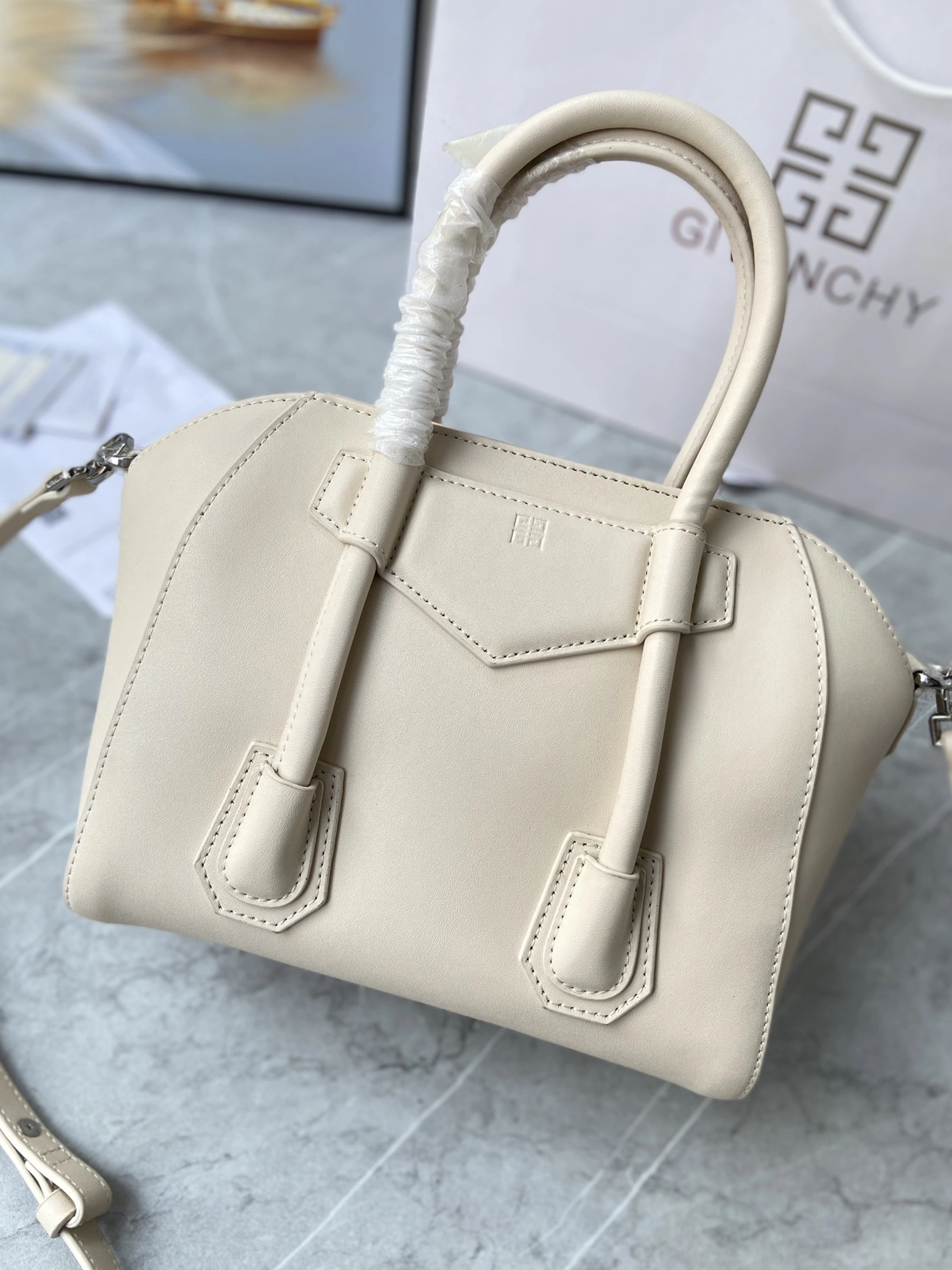 Givenchy AAA Quality Handbags For Women Compact 3212