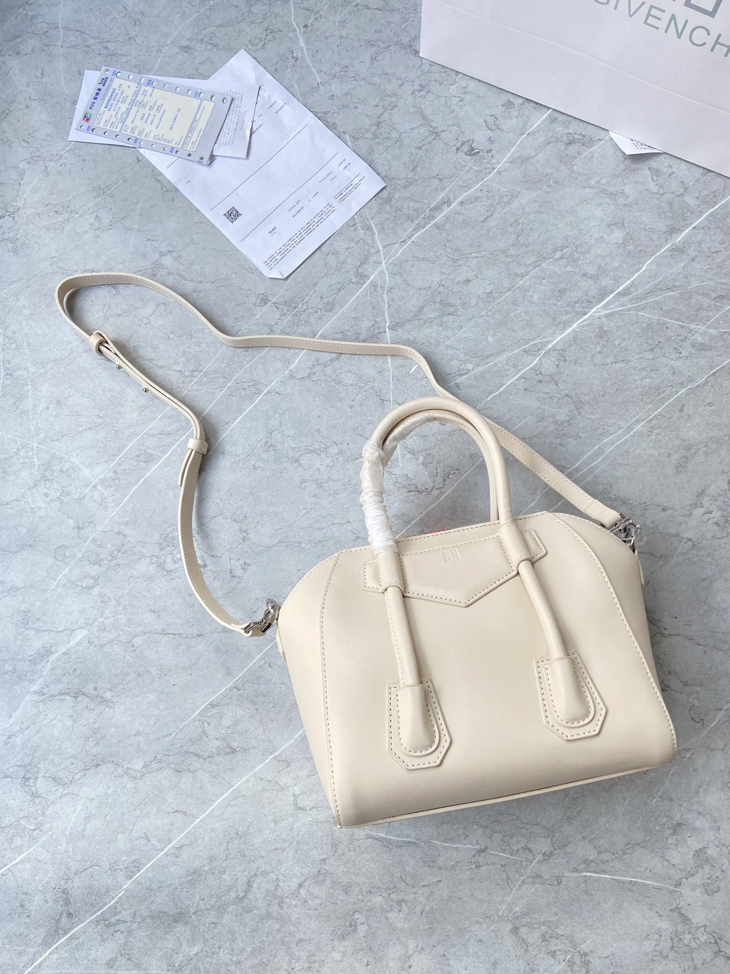 Givenchy AAA Quality Handbags For Women Compact 3212