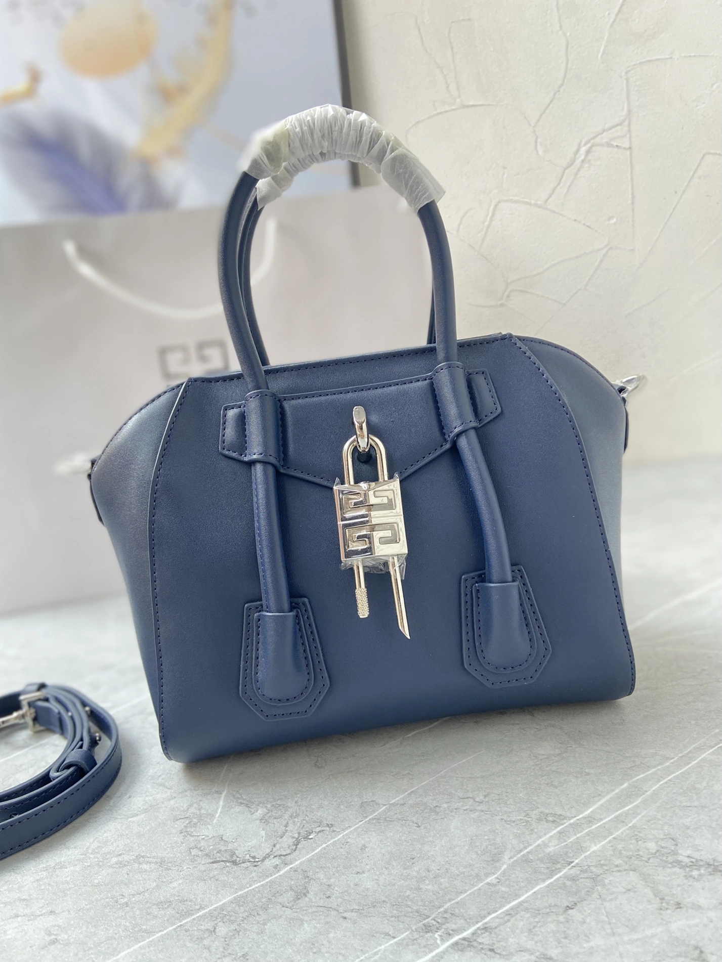 Givenchy AAA Quality Handbags For Women DailyWear 1771