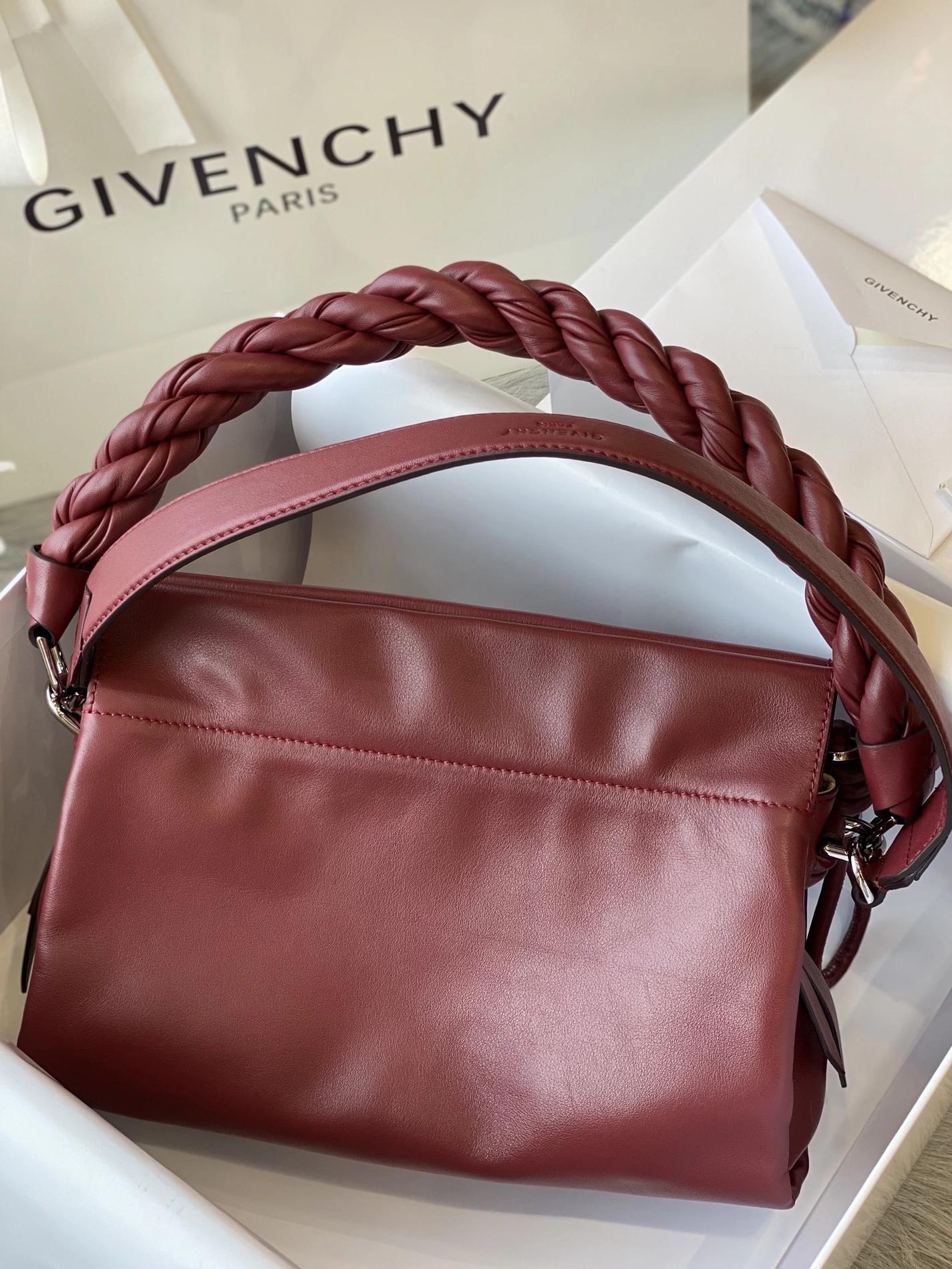 Givenchy AAA Quality Handbags For Women DailyWear 2673