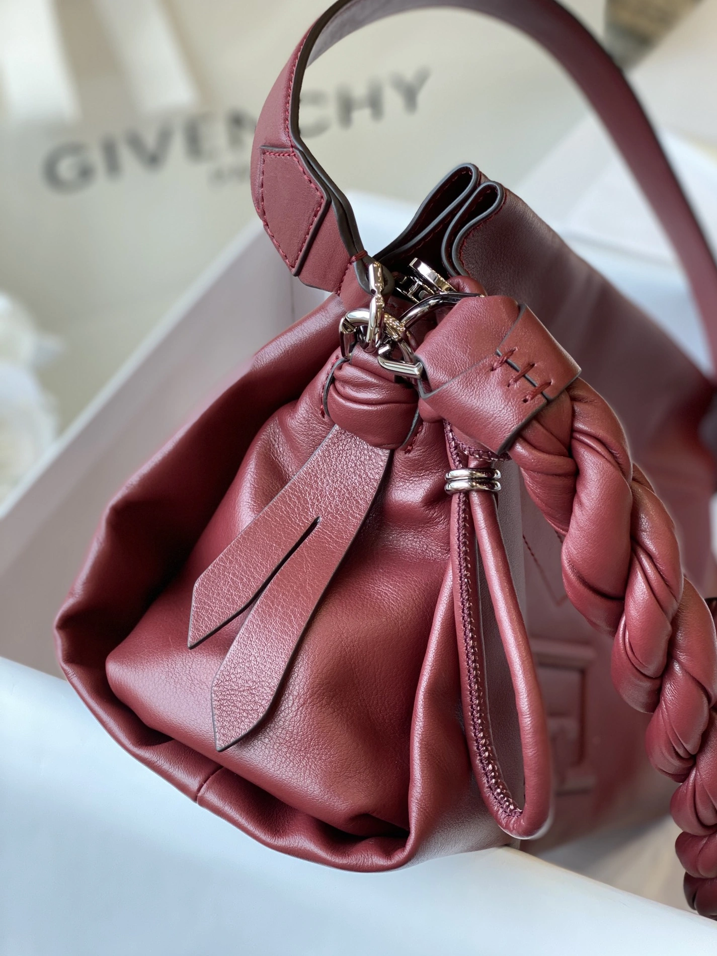 Givenchy AAA Quality Handbags For Women DailyWear 2673