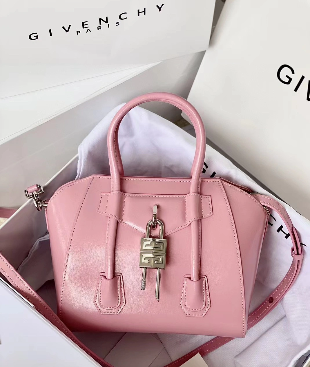 Givenchy AAA Quality Handbags For Women Durable 857