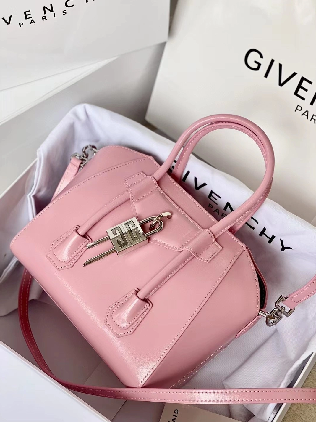 Givenchy AAA Quality Handbags For Women Durable 857