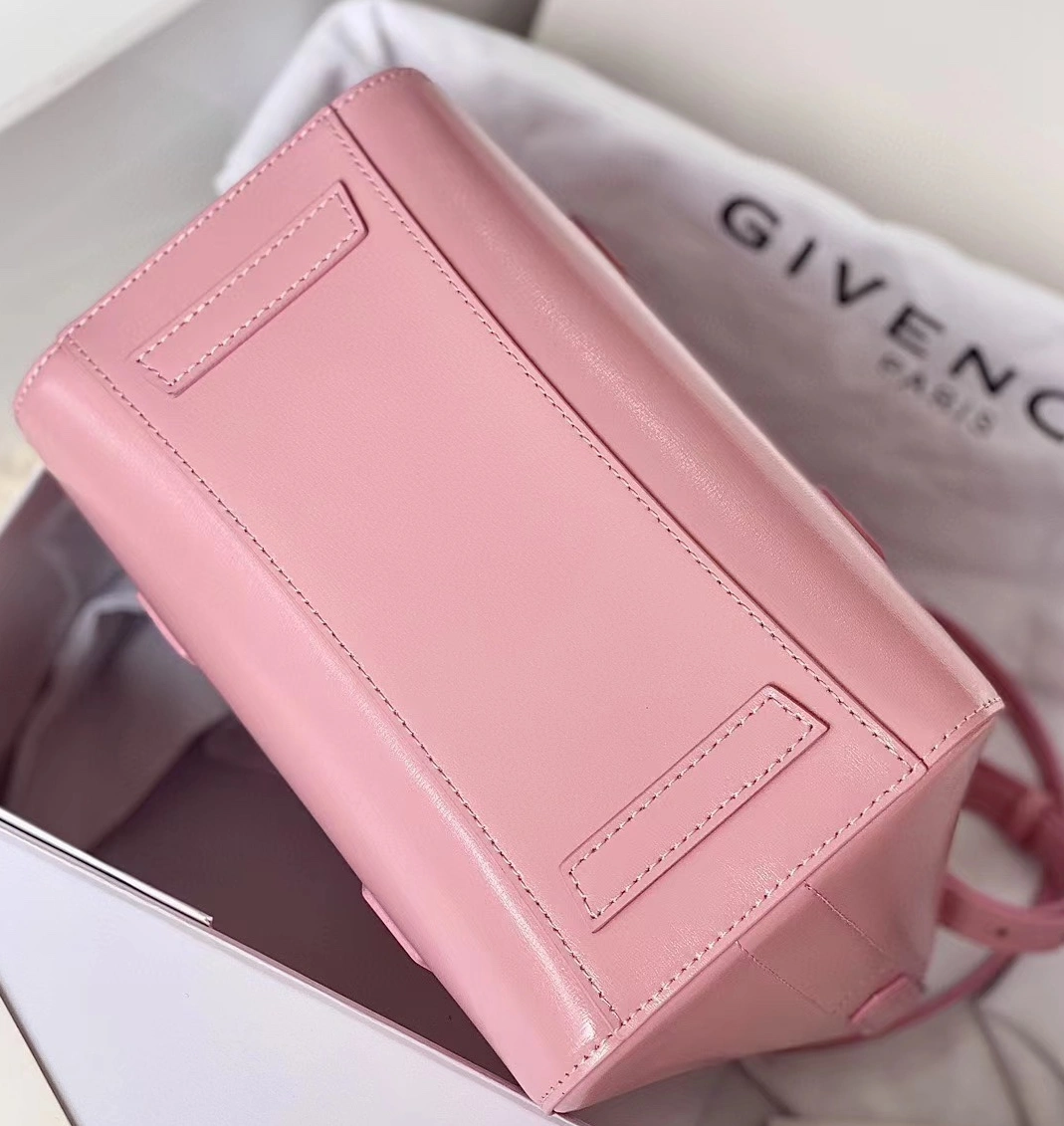 Givenchy AAA Quality Handbags For Women Durable 857