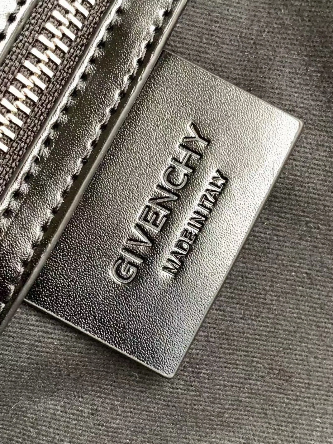 Givenchy AAA Quality Handbags For Women Elegant 5563