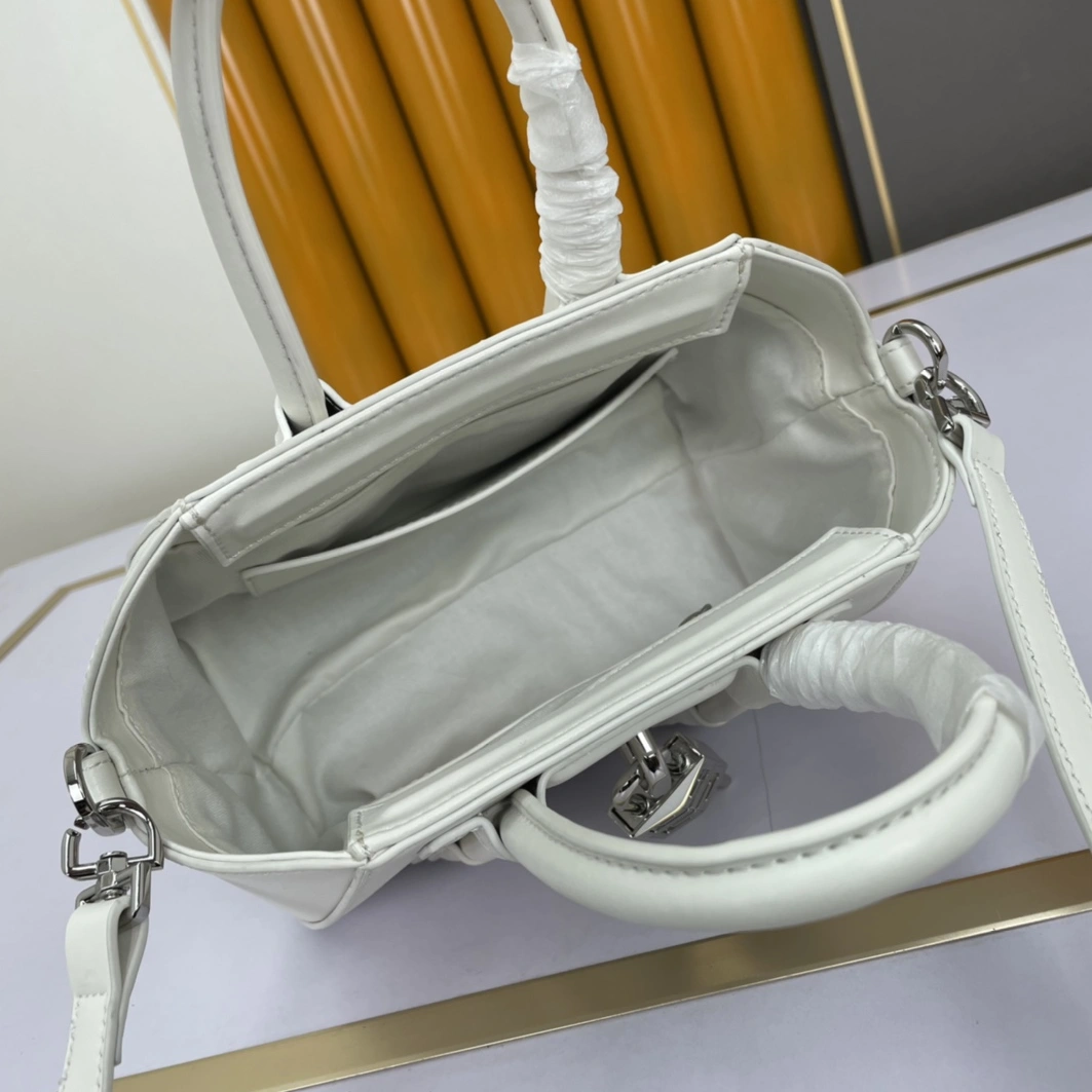 Givenchy AAA Quality Handbags For Women Elegant 9790