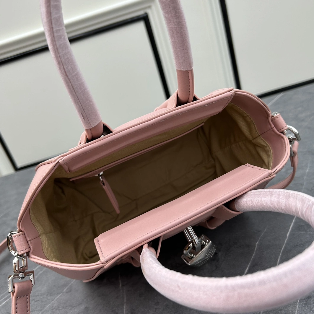 Givenchy AAA Quality Handbags For Women Flexible 1380