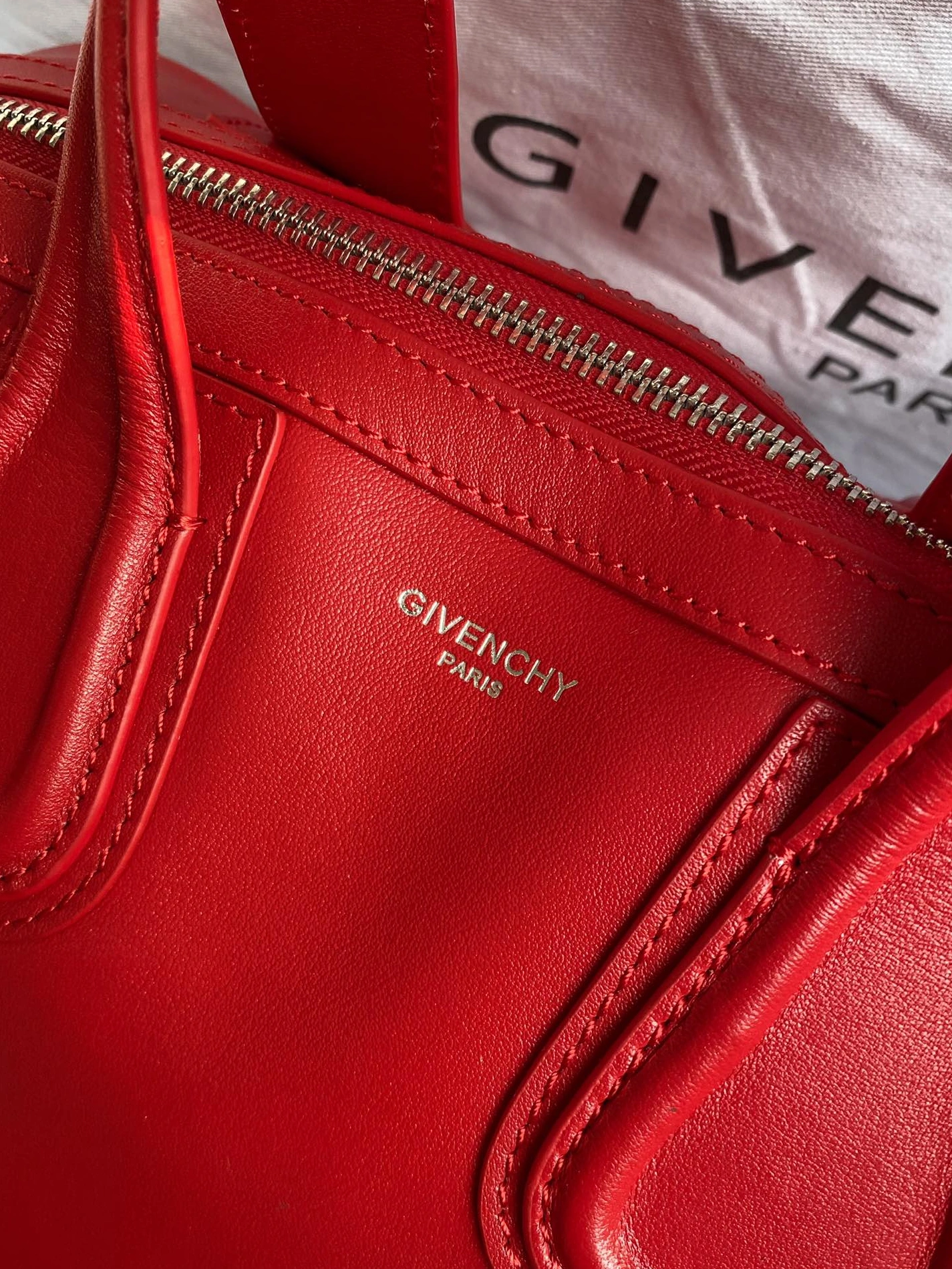 Givenchy AAA Quality Handbags For Women Flexible 4874