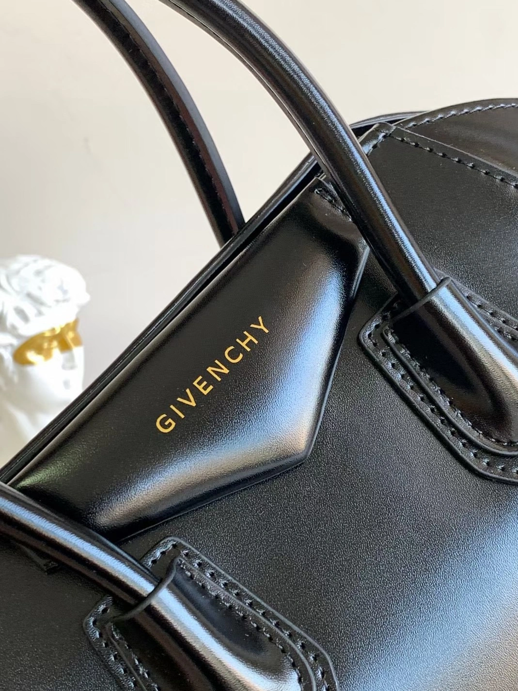Givenchy AAA Quality Handbags For Women Flexible 7275