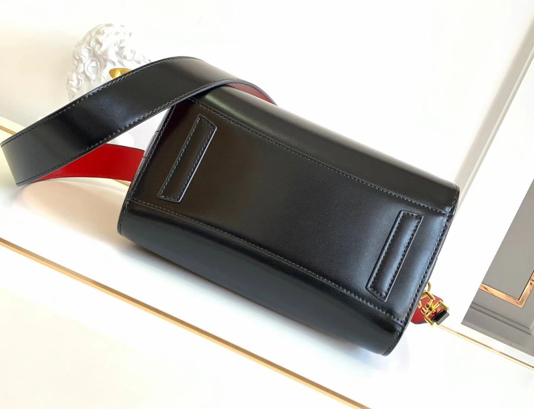 Givenchy AAA Quality Handbags For Women Flexible 7275