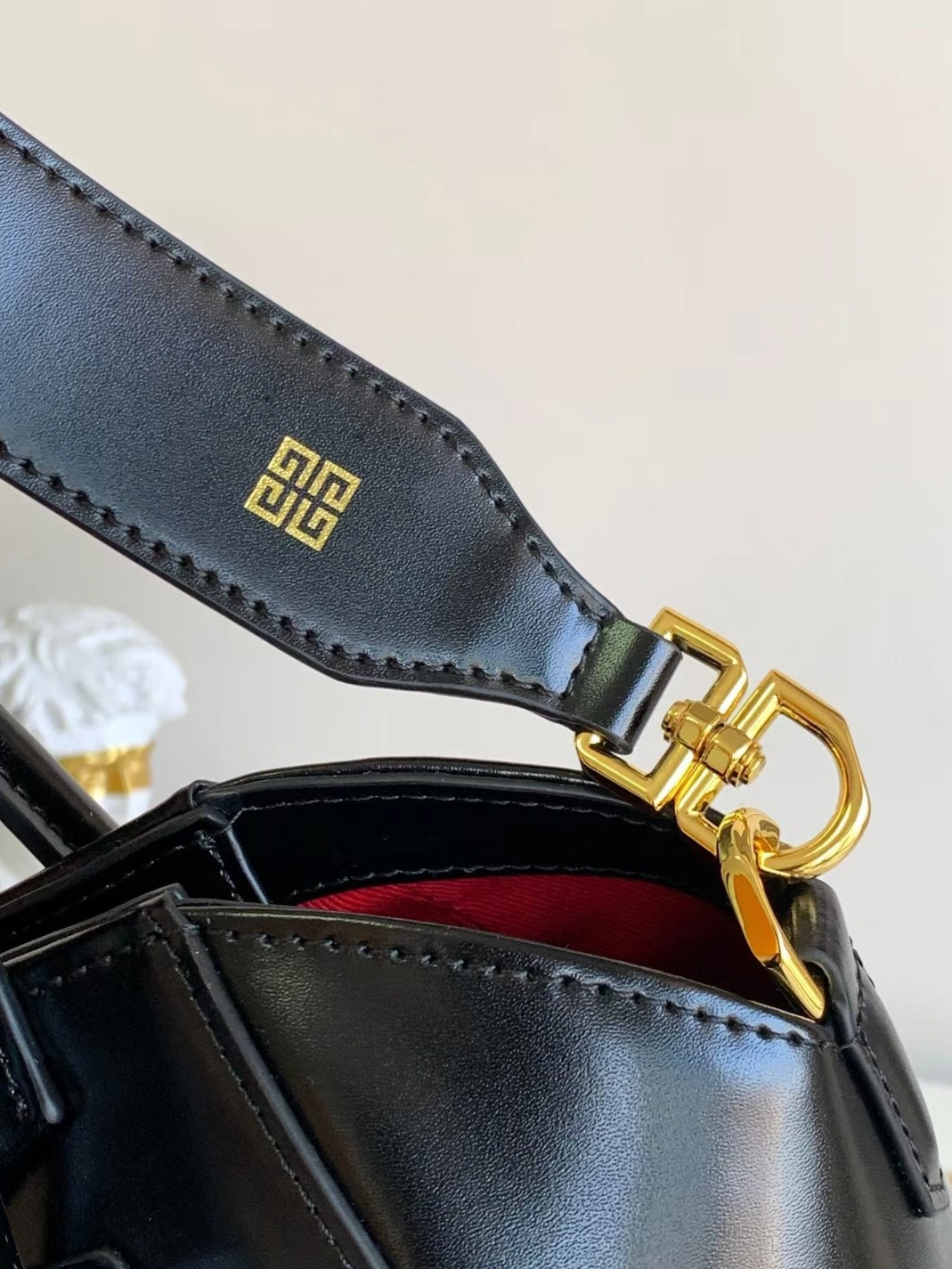 Givenchy AAA Quality Handbags For Women Flexible 7275