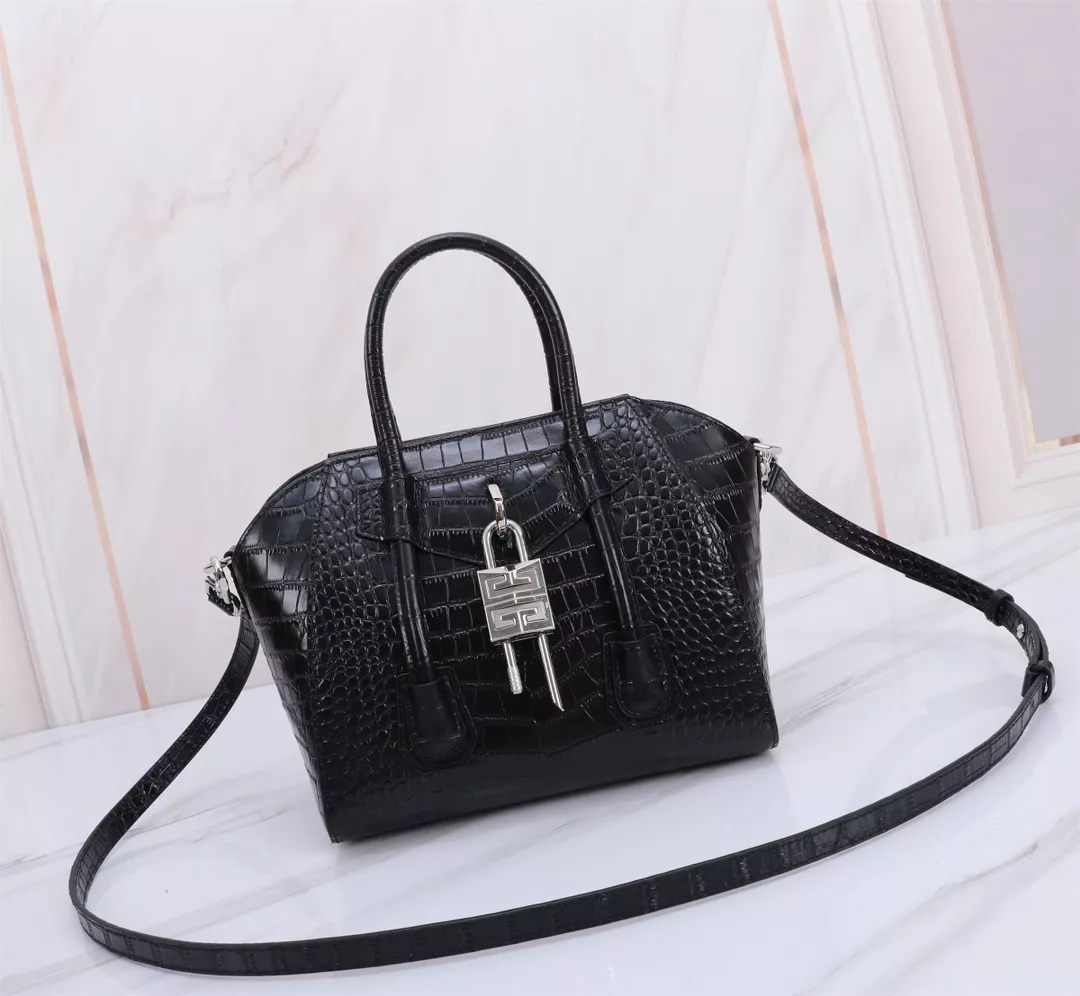 Givenchy AAA Quality Handbags For Women GoodFit 1295