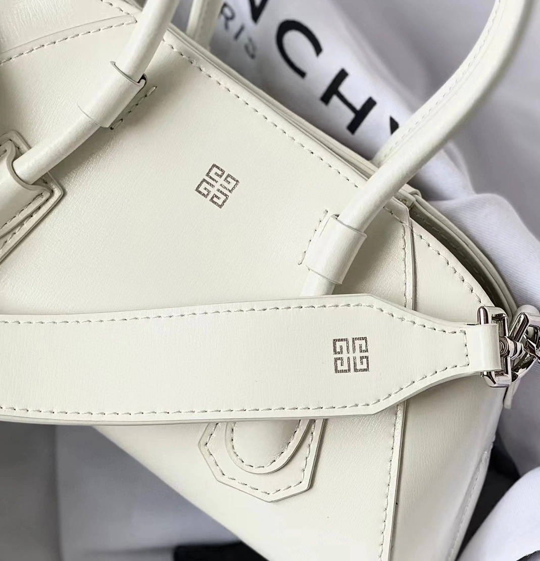 Givenchy AAA Quality Handbags For Women GoodFit 1376