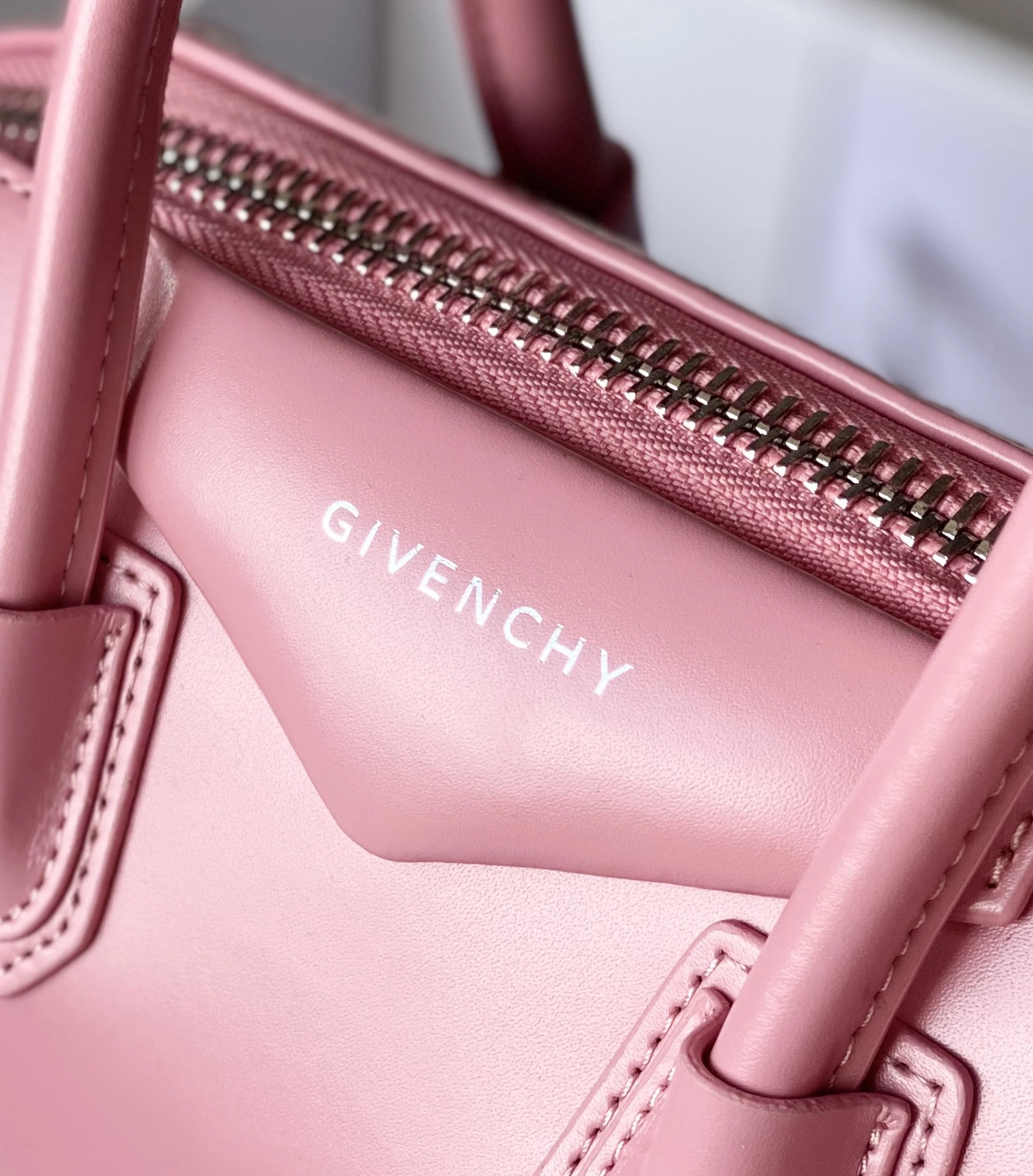 Givenchy AAA Quality Handbags For Women GoodFit 5419