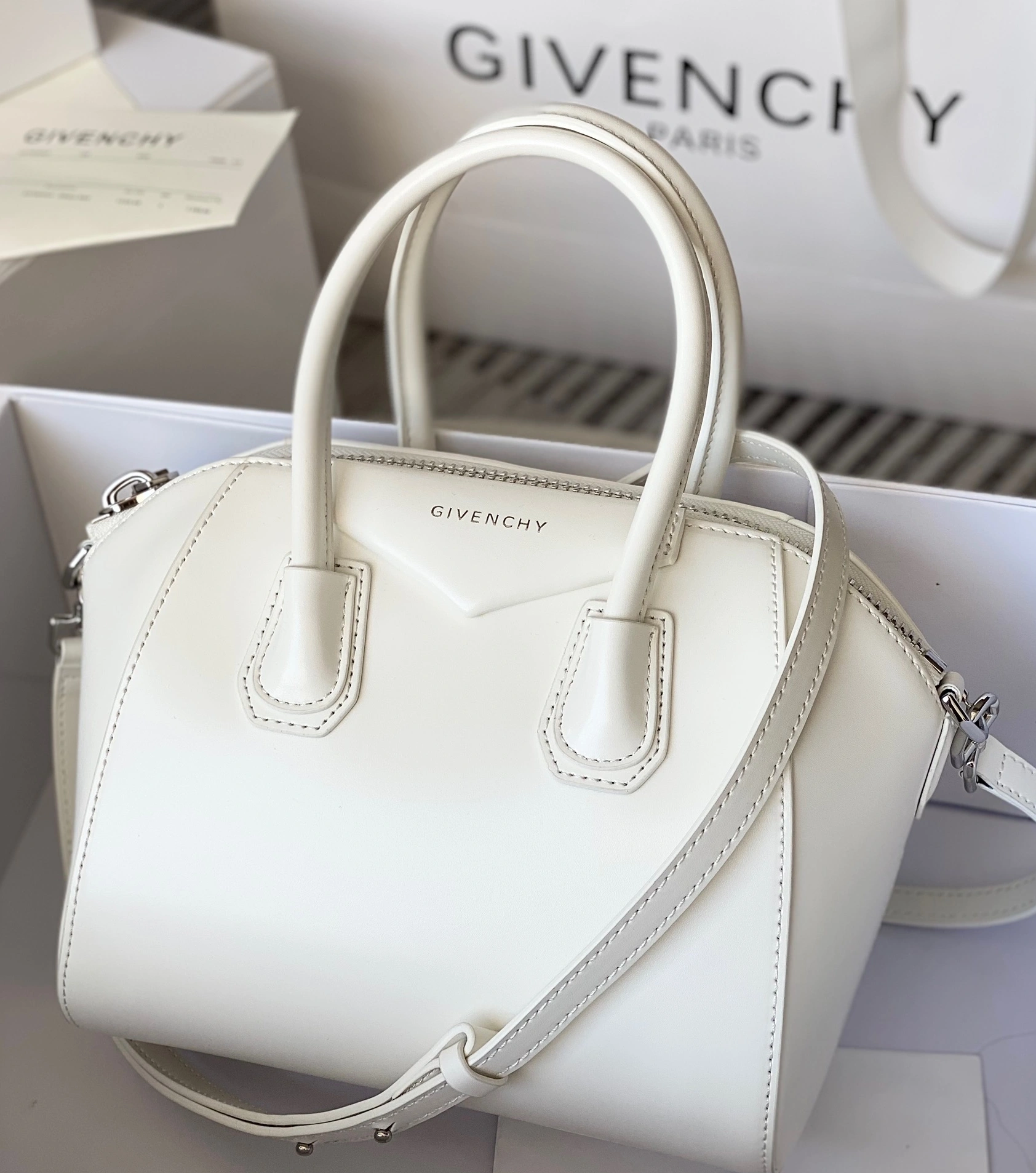 Givenchy AAA Quality Handbags For Women HighQuality 3683