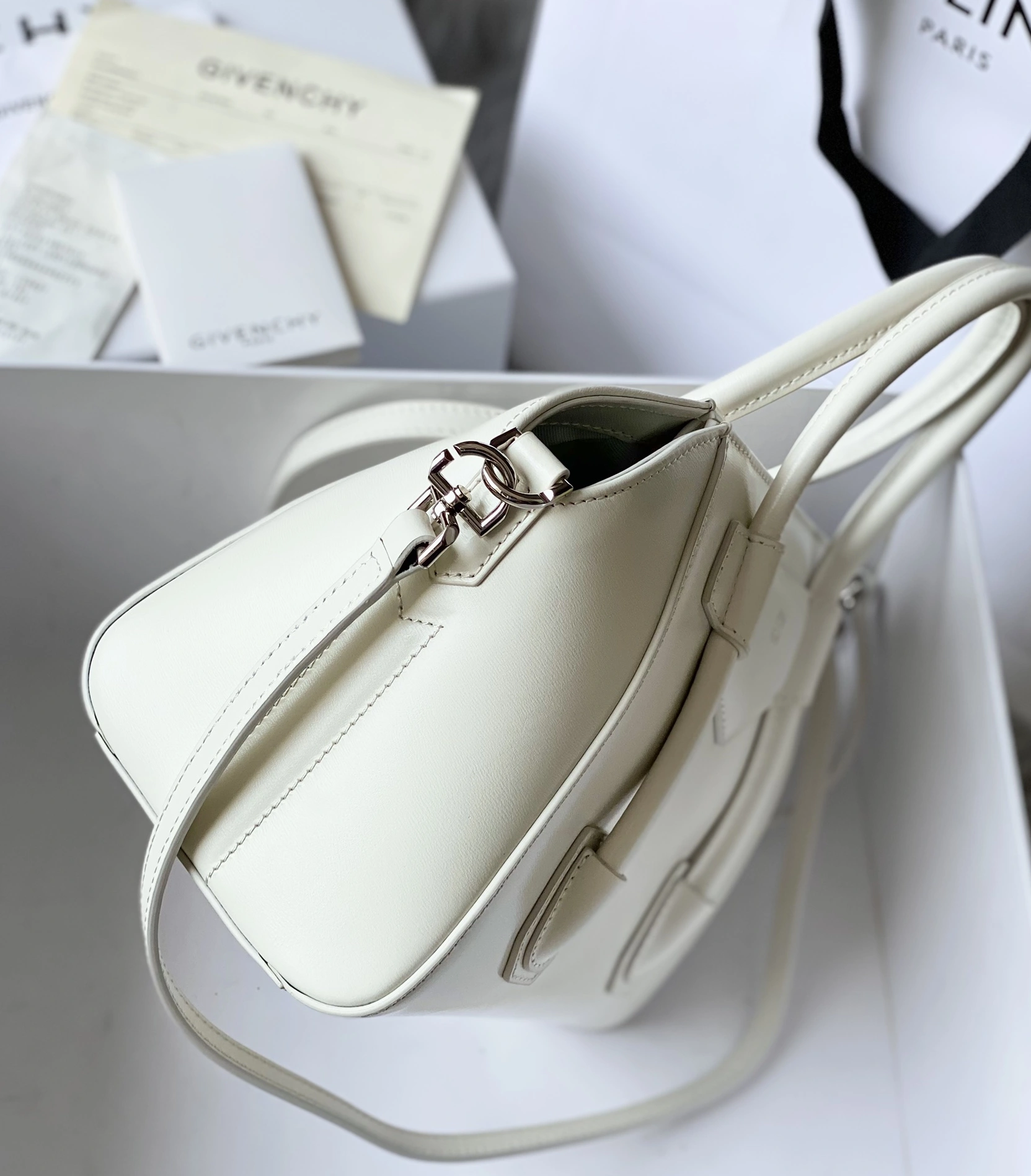Givenchy AAA Quality Handbags For Women Lightweight 1265