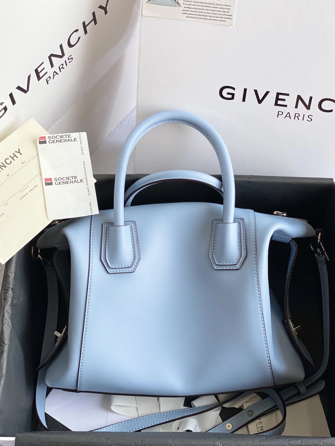 Givenchy AAA Quality Handbags For Women Lightweight 8227