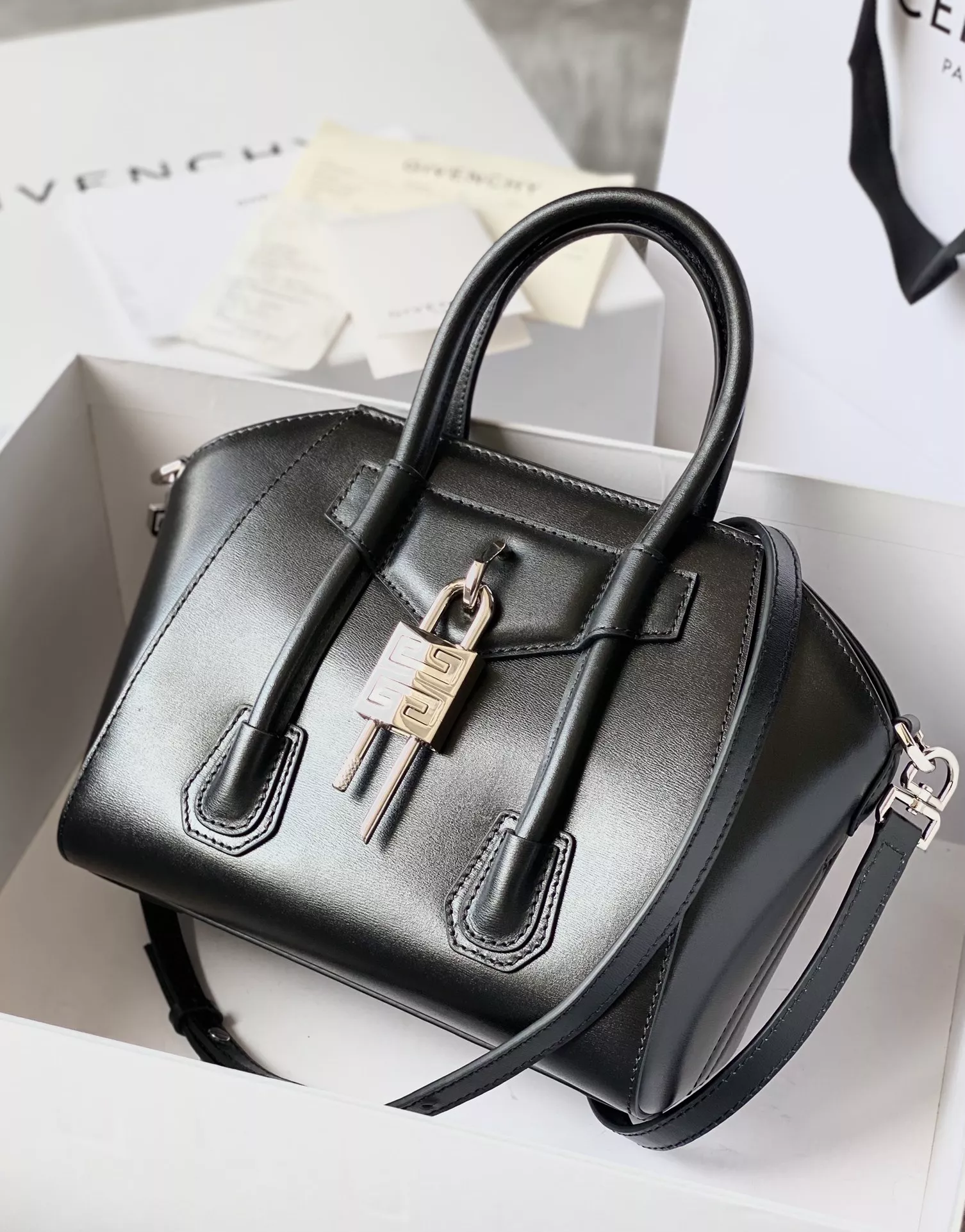 Givenchy AAA Quality Handbags For Women Modern 3858