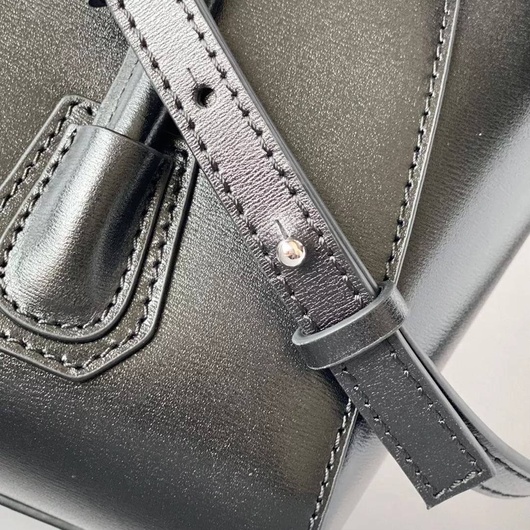 Givenchy AAA Quality Handbags For Women Modern 3858
