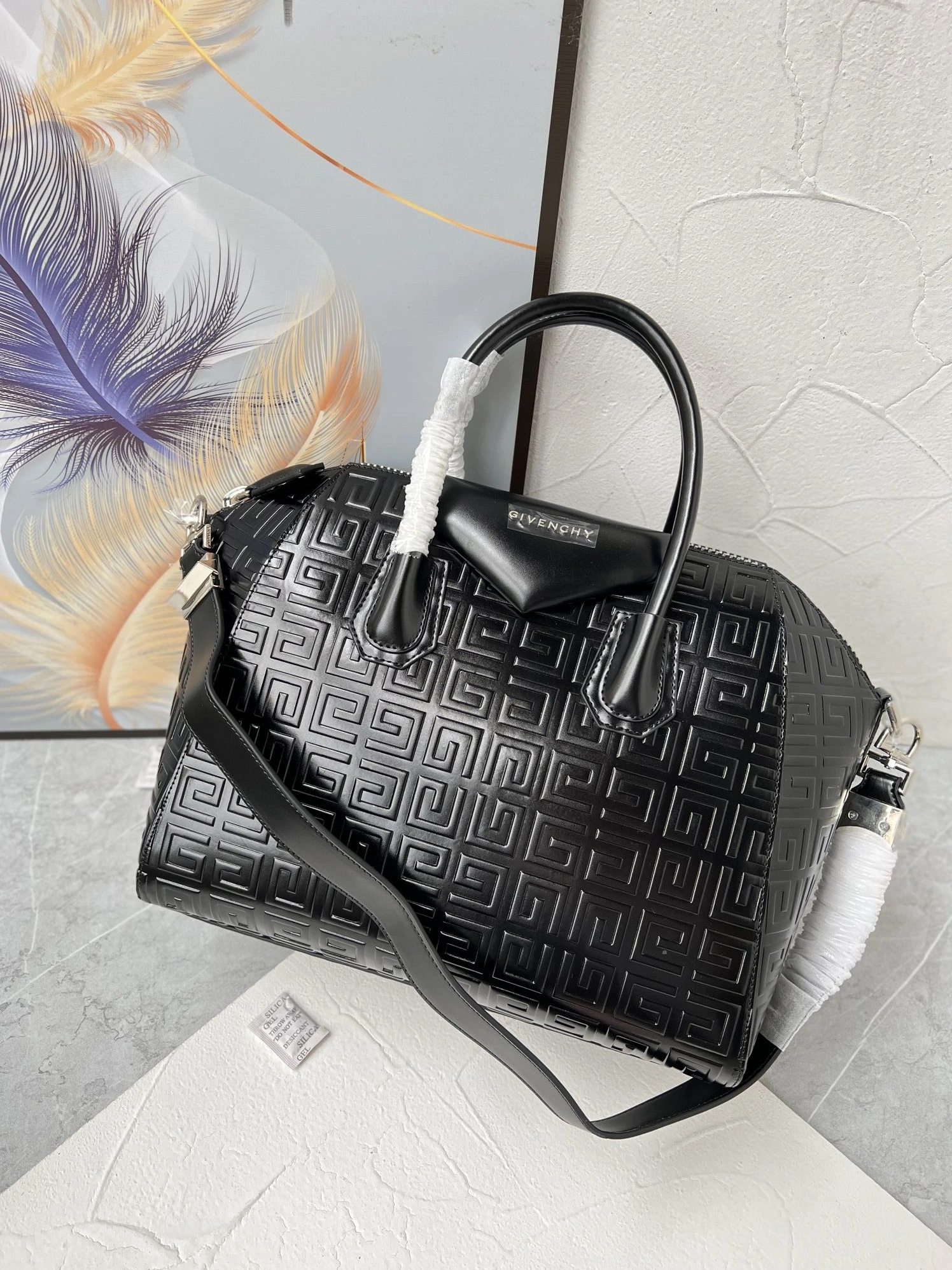 Givenchy AAA Quality Handbags For Women Refined 4120