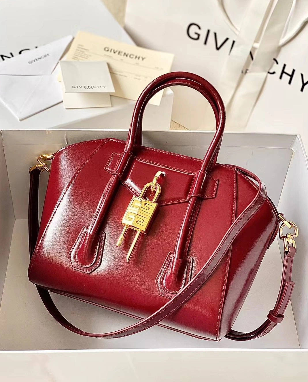 Givenchy AAA Quality Handbags For Women Refined 514