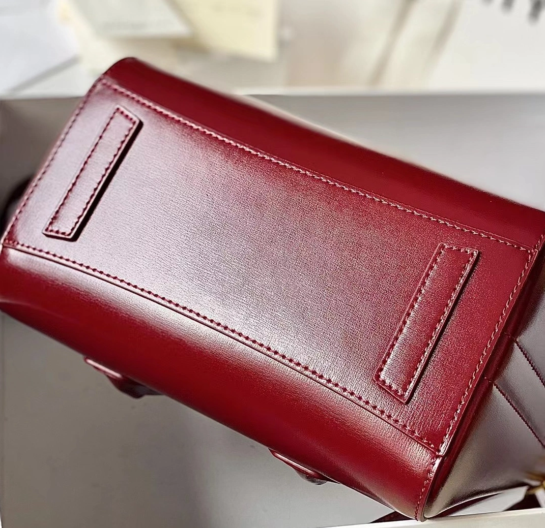 Givenchy AAA Quality Handbags For Women Refined 514