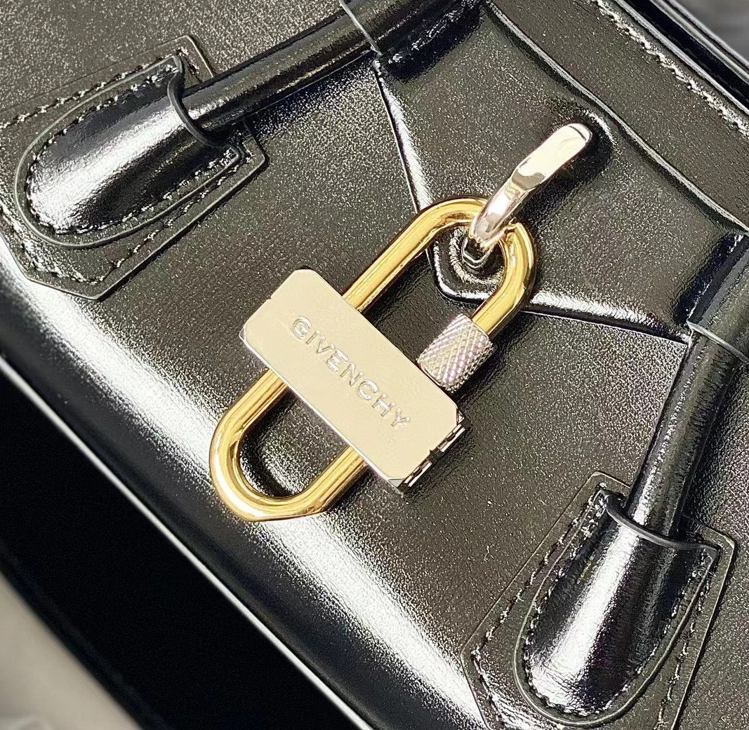 Givenchy AAA Quality Handbags For Women Resilient 2200
