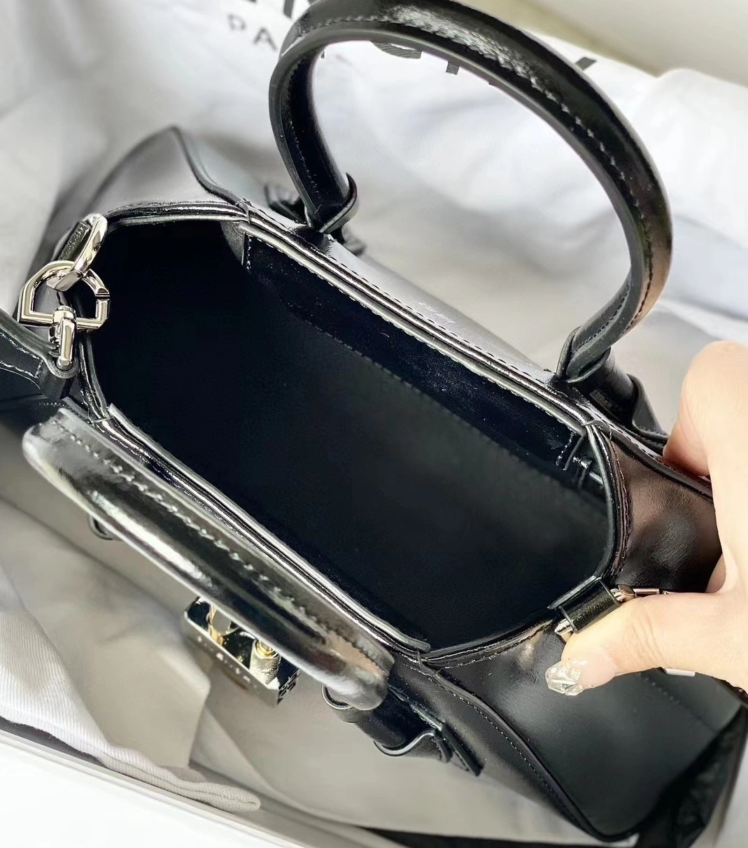 Givenchy AAA Quality Handbags For Women Resilient 2200