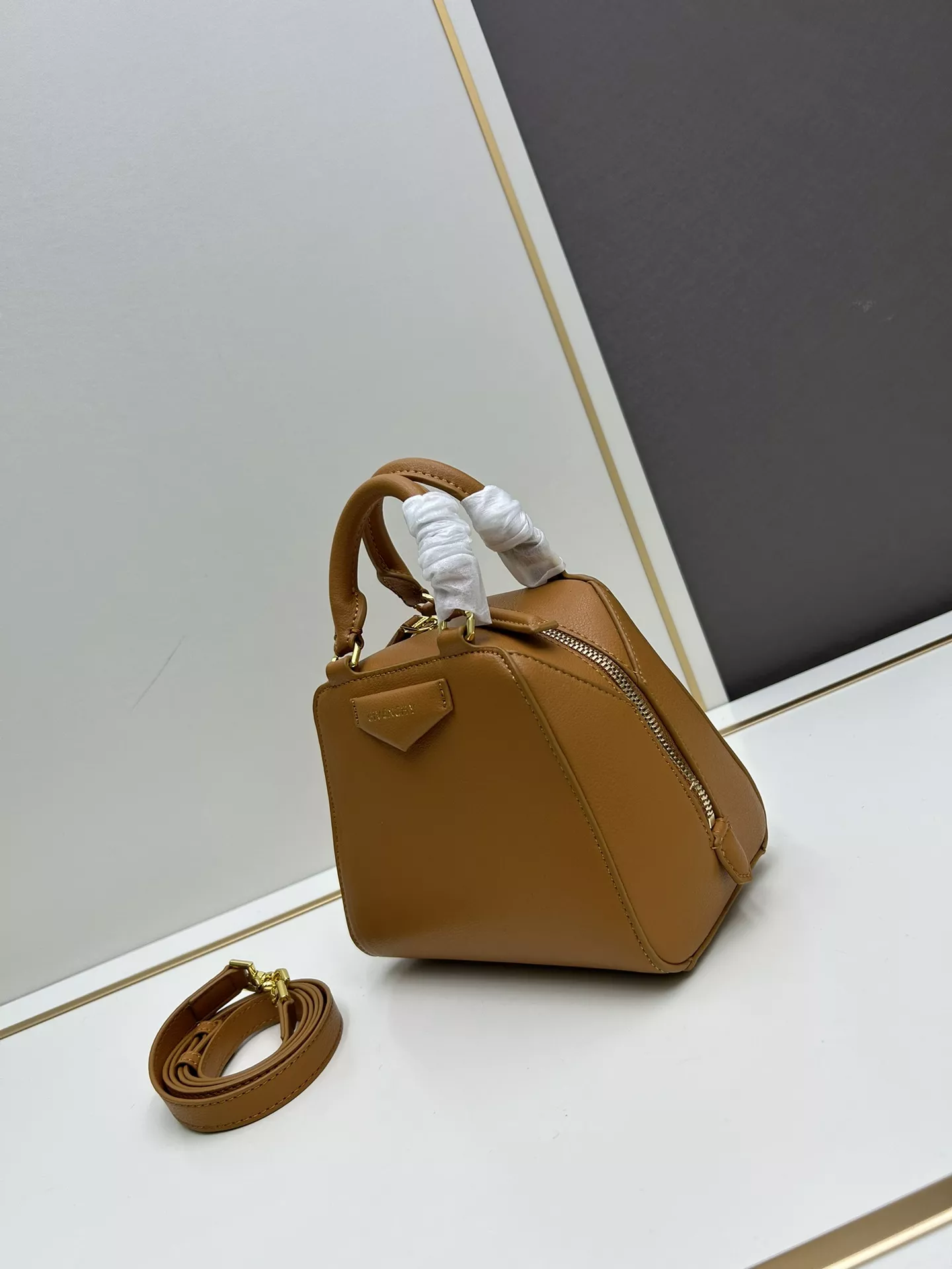 Givenchy AAA Quality Handbags For Women Sleek 8020