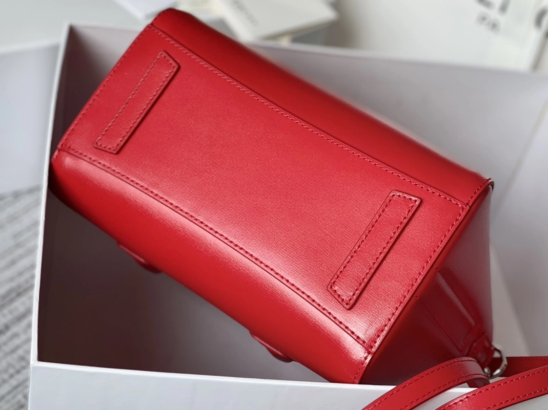 Givenchy AAA Quality Handbags For Women Soft 1037