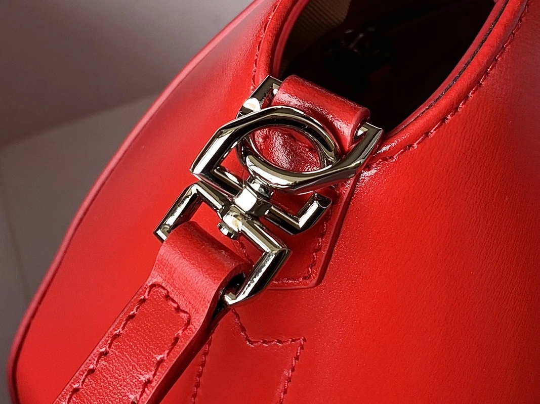 Givenchy AAA Quality Handbags For Women Soft 1037