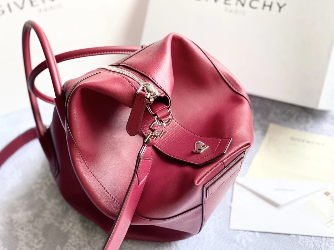 Givenchy AAA Quality Handbags For Women Soft 4860