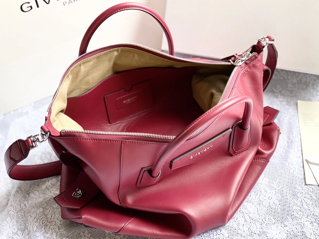 Givenchy AAA Quality Handbags For Women Soft 4860