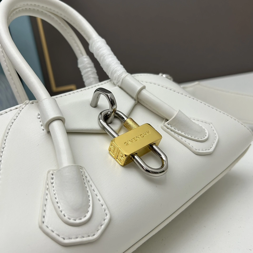 Givenchy AAA Quality Handbags For Women StreetReady 464