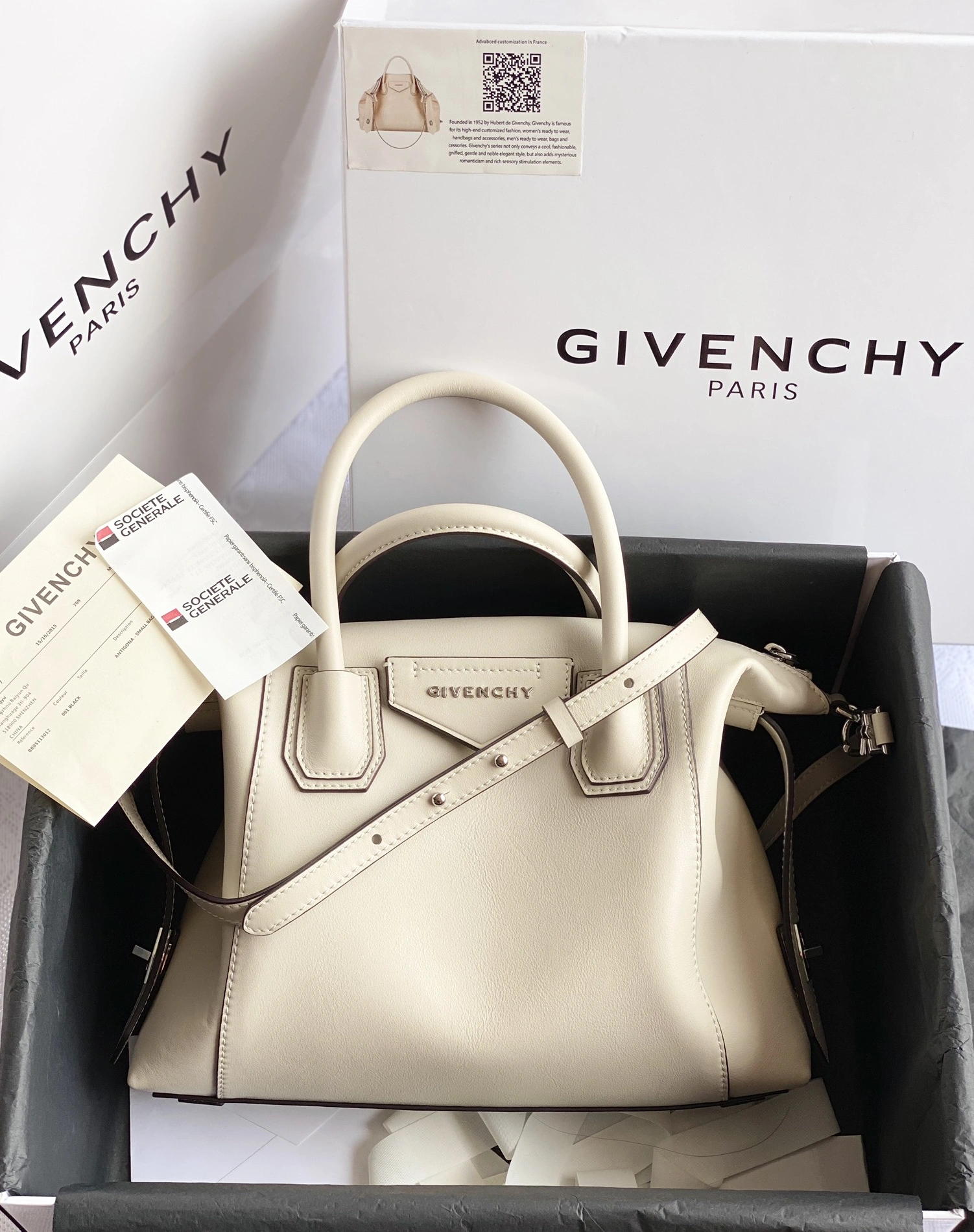 Givenchy AAA Quality Handbags For Women Stylish 9628