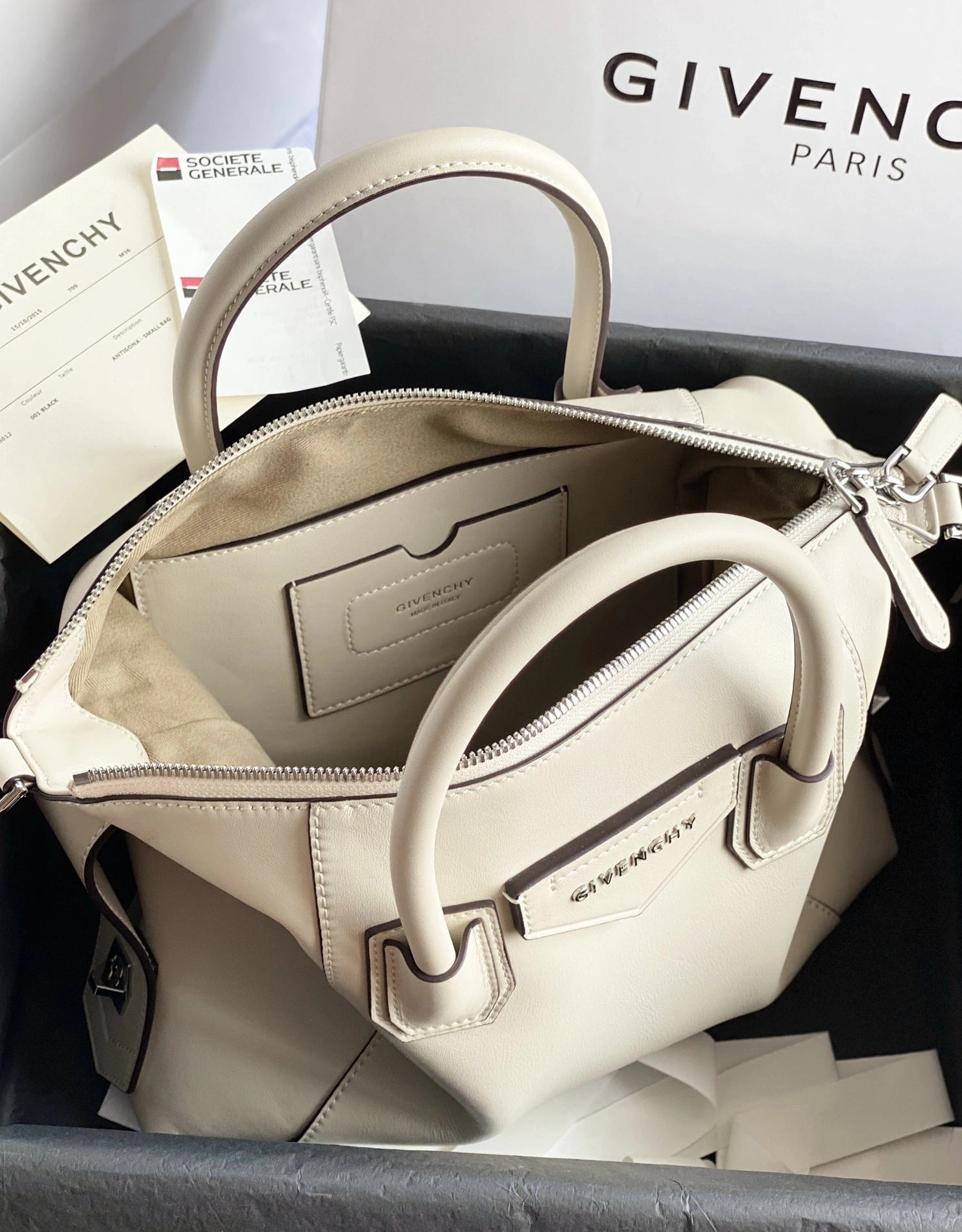 Givenchy AAA Quality Handbags For Women Stylish 9628