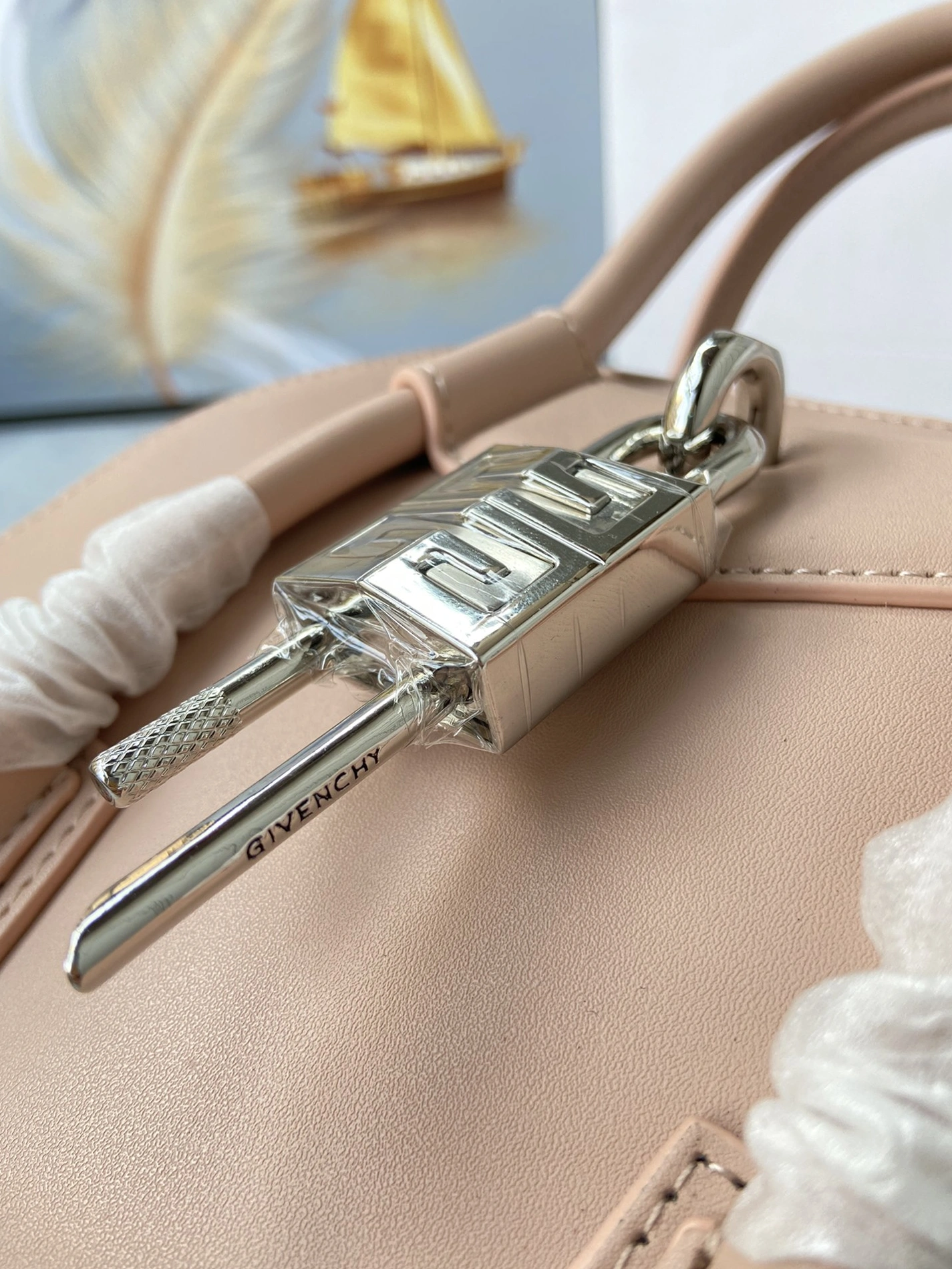 Givenchy AAA Quality Handbags For Women Timeless 4116