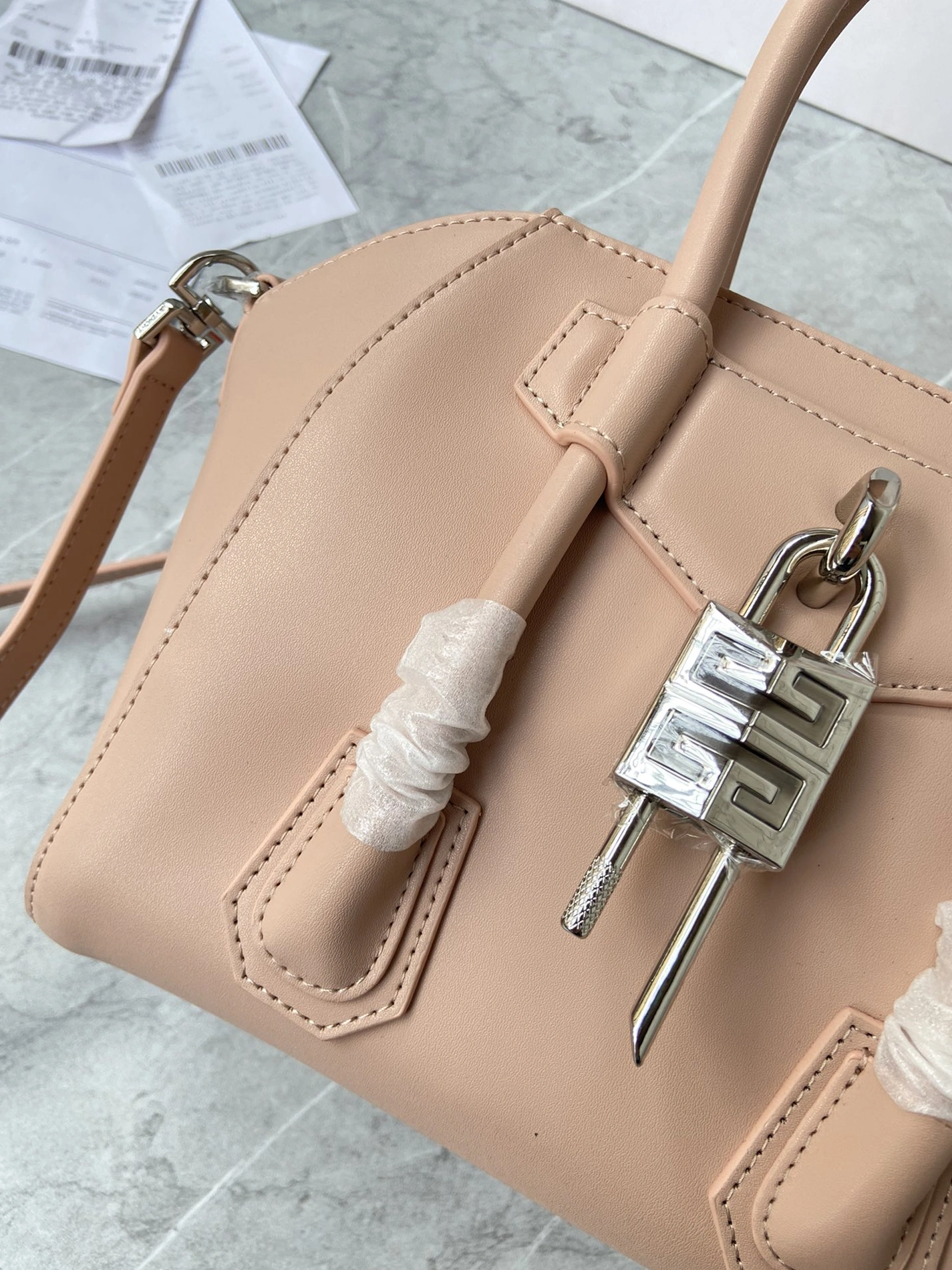 Givenchy AAA Quality Handbags For Women Timeless 4116